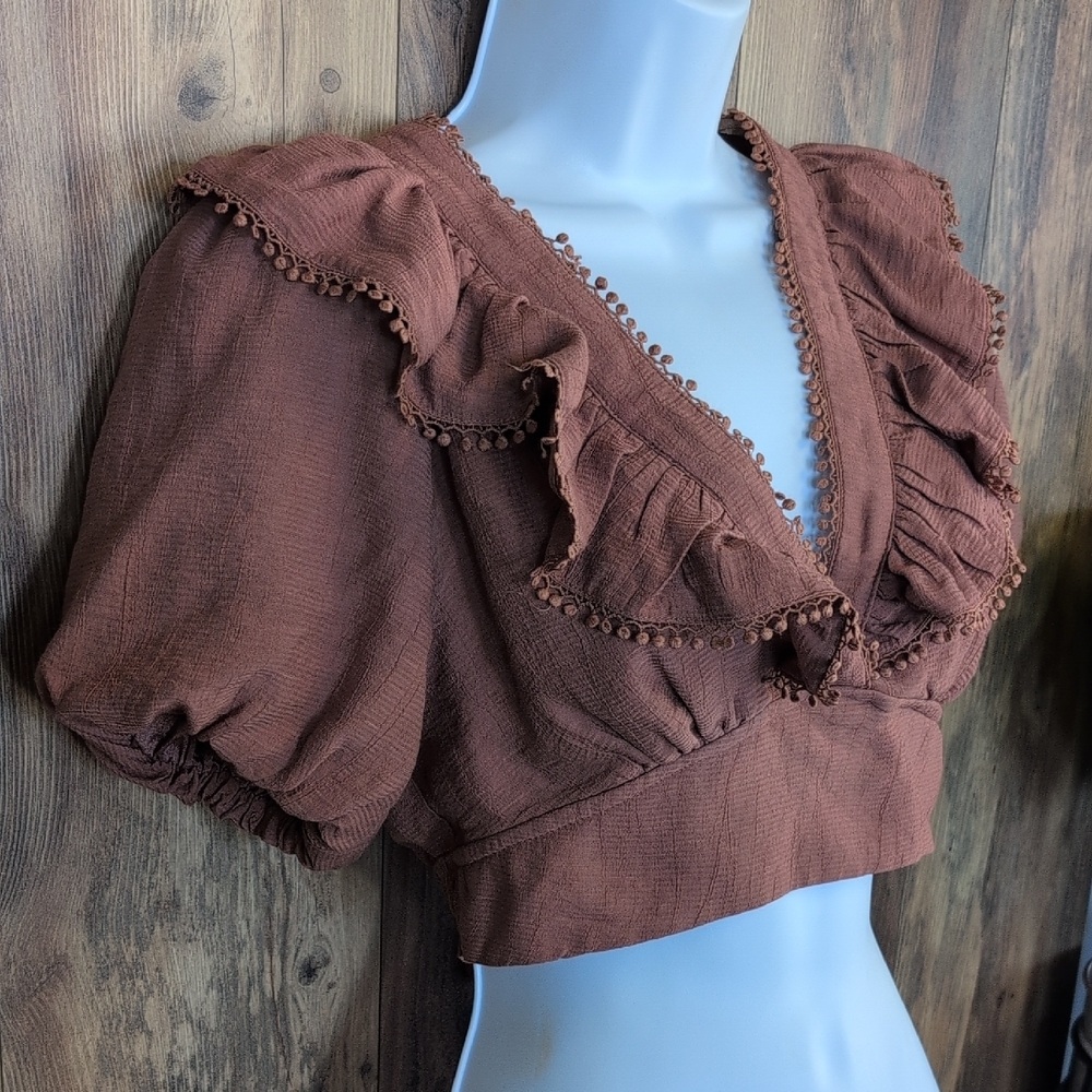 DO+BE Elegant Brown Ruffle Boutique Crop Top NWT S             R265 - Picture 3 of 7